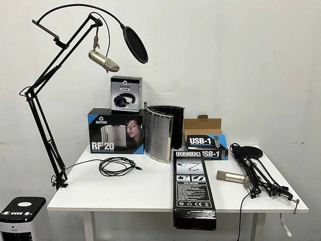 Studio-opname set met microfoons, arm, filter en koptelefoon - afbeelding 1 van  12