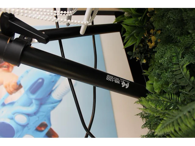 Studioflitser bowens esprit gemini gm 500 met diffuser bol aan verstelbare falcon eyes wb 1250 wall booms. - afbeelding 4 van  4