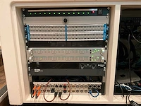 Studiomeubel met audio apparatuur - afbeelding 8 van  15