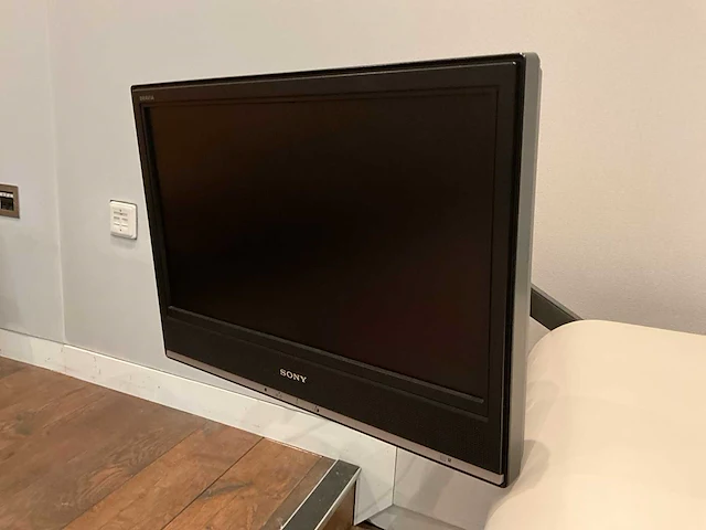 Studiomeubel met audio apparatuur - afbeelding 10 van  15