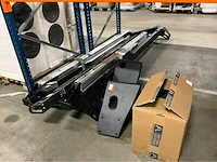 Studiotafel met audio apparatuur - afbeelding 7 van  18