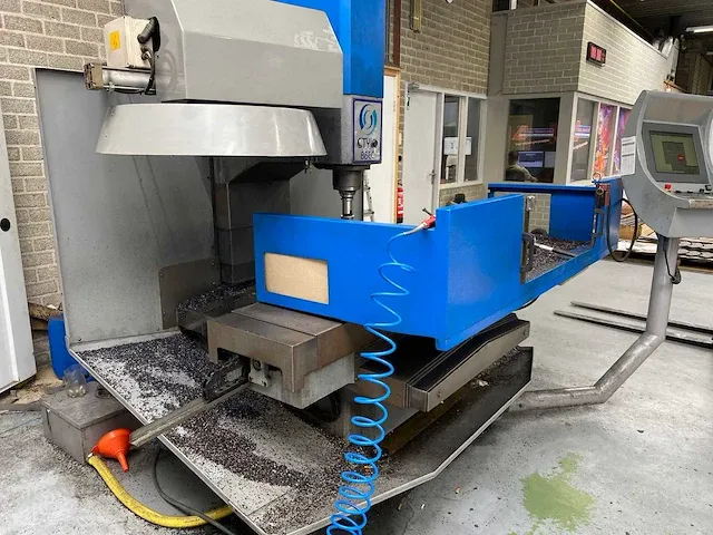 Style - bm 8 - cnc-freesmachine - 2001 - afbeelding 5 van  5