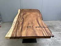 Suar boomstam eettafel op stalen onderstel, 2023 - afbeelding 2 van  7