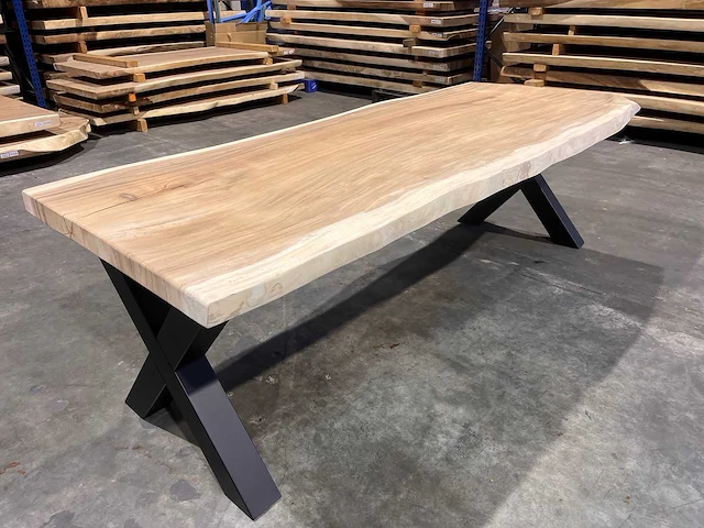 Suar boomstam tafel 240 cm. - afbeelding 1 van  3