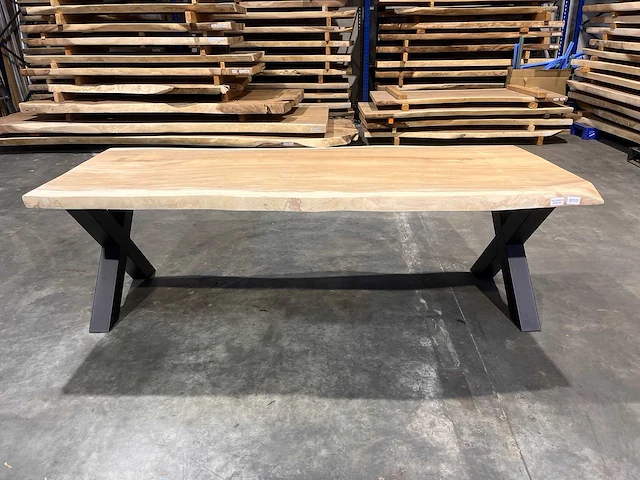 Suar boomstam tafel 240 cm. - afbeelding 3 van  3
