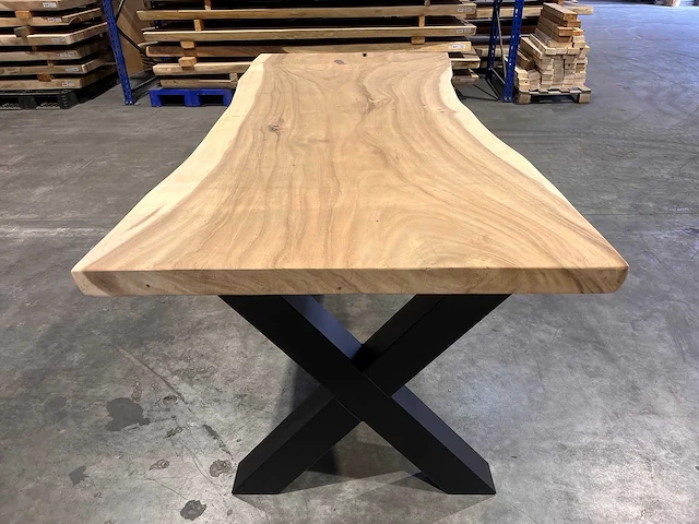 Suar boomstam tafel 240 cm. - afbeelding 2 van  3