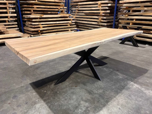 Suar boomstam tafel 240 cm. - afbeelding 2 van  3