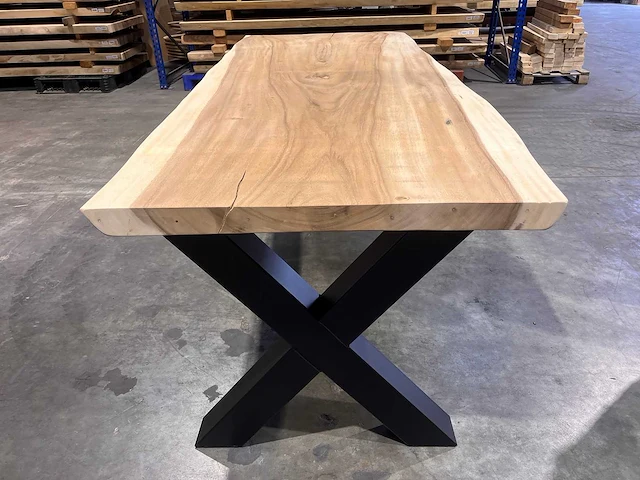 Suar boomstam tafel 240 cm. - afbeelding 2 van  3