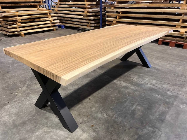 Suar boomstam tafel 260 cm. - afbeelding 1 van  3