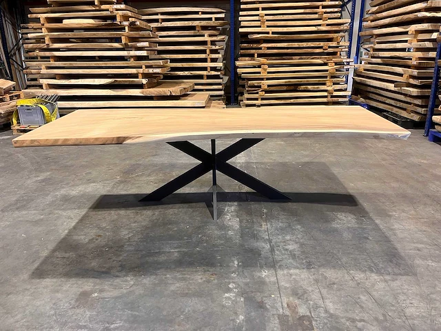 Suar boomstam tafel 260 cm. - afbeelding 1 van  5