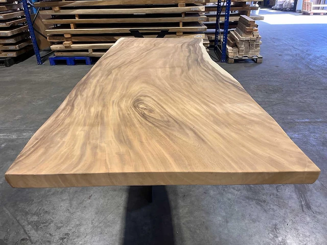 Suar boomstam tafel 260 cm. - afbeelding 4 van  5