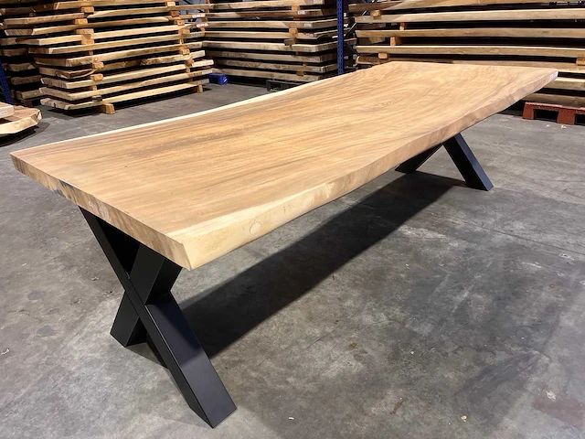 Suar boomstam tafel 260 cm. - afbeelding 1 van  4