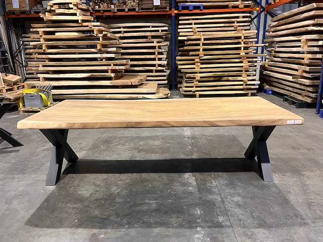Suar boomstam tafel 260 cm. - afbeelding 2 van  4