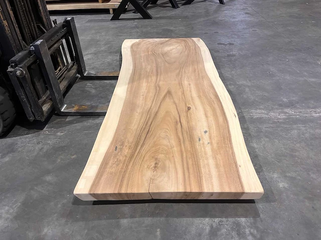 Suar boomstam tafelblad 220 cm. - afbeelding 2 van  3