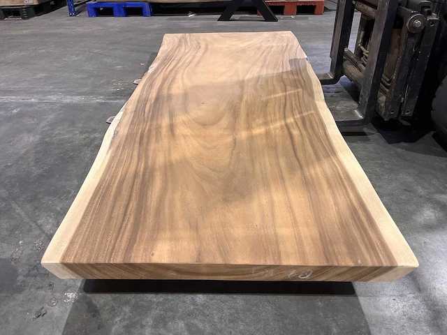 Suar boomstam tafelblad 240 cm. - afbeelding 2 van  3