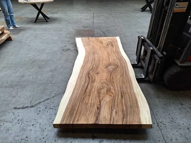 Suar boomstam tafelblad 260 cm - afbeelding 2 van  3