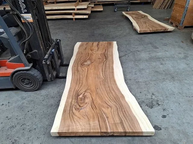 Suar boomstam tafelblad 260 cm - afbeelding 3 van  3