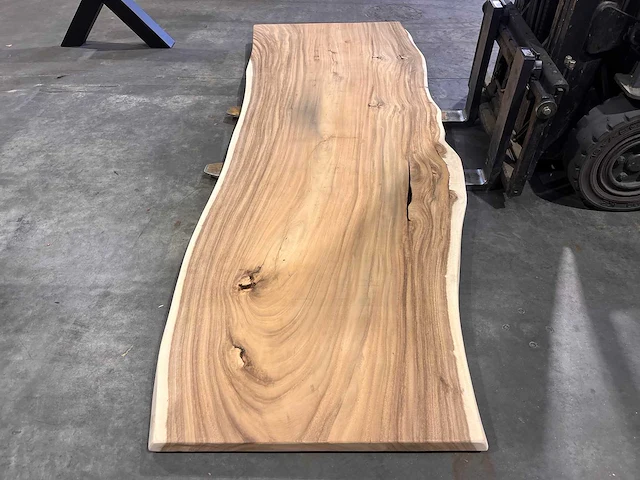 Suar boomstam tafelblad 260 cm. - afbeelding 2 van  3