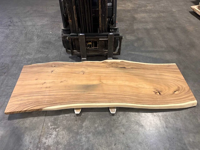 Suar boomstam tafelblad 260 cm. - afbeelding 3 van  3