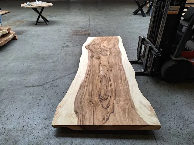 Suar boomstam tafelblad 300 cm - afbeelding 1 van  3