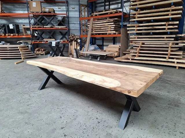 Suar boomstamtafel 300 cm. - afbeelding 1 van  5