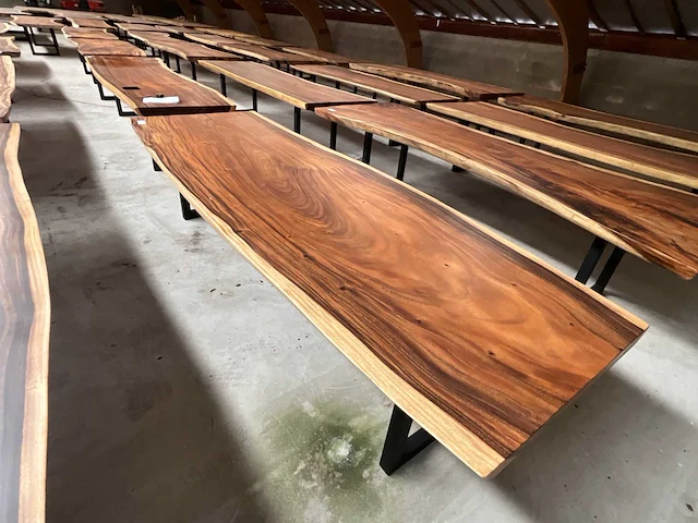 Suar eetkamertafel 330cmx105x7cm - afbeelding 2 van  4
