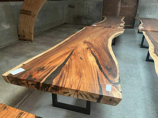 Suar tafel 10x110x330cm - afbeelding 1 van  3