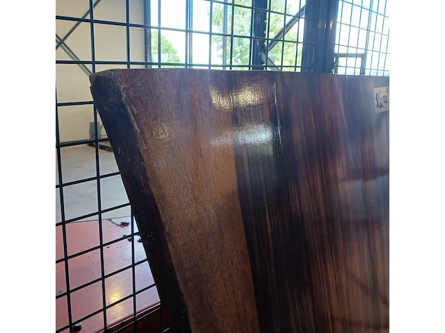 Suar walnut solid wood table epoxy, 2025 - afbeelding 2 van  7