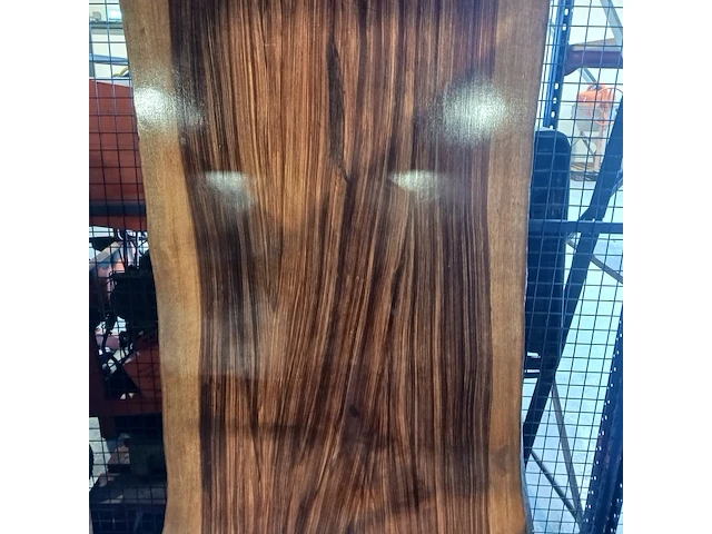 Suar walnut solid wood table epoxy, 2025 - afbeelding 5 van  7