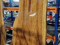 Suar walnut wood eettafel buiten/binnen epoxy 240x100 cm, sanderz, 2025 - afbeelding 1 van  1