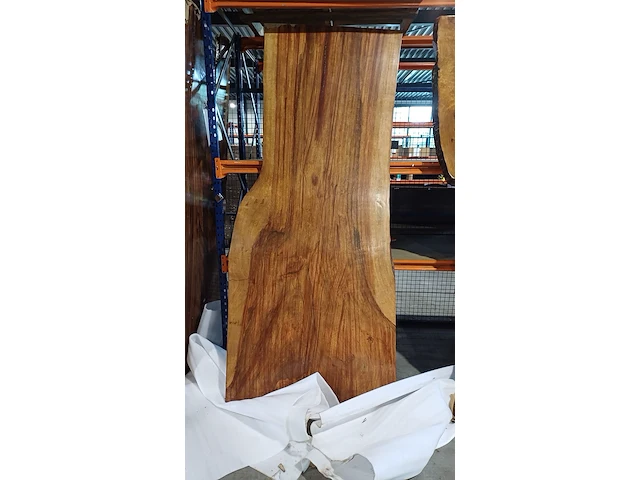 Suar walnut wood eettafel buiten/binnen epoxy 240x100 cm, sanderz, 2025 - afbeelding 1 van  1