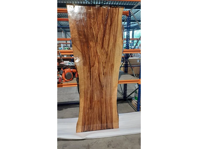Suar walnut wood eettafel buiten/binnen epoxy 240x100 cm, sanderz, 2025 - afbeelding 1 van  1
