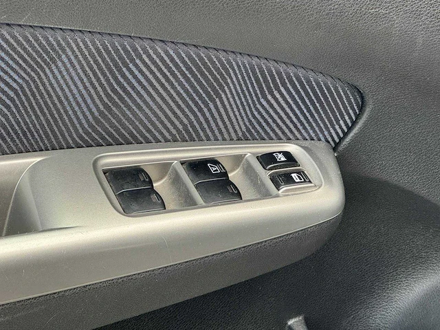 Subaru - 2009 - forester - 2.0 comfort - 27-jbl-6 - afbeelding 13 van  15