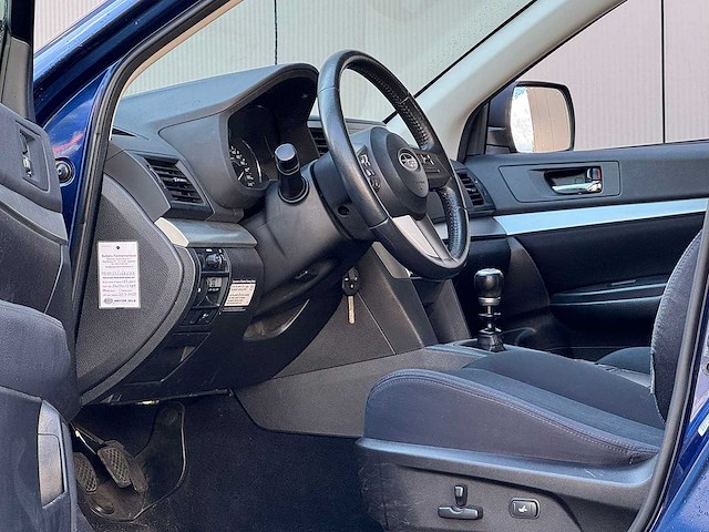 Subaru - 2011 - legacy touring wagon - 2.0i luxury - 1ste eigenaar - my-72-zh - afbeelding 2 van  19