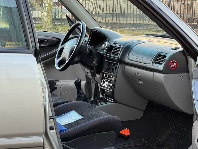 Subaru - forester - 2.0 awd s-turbo bas. - 2000 - 66-fl-hp - afbeelding 5 van  13