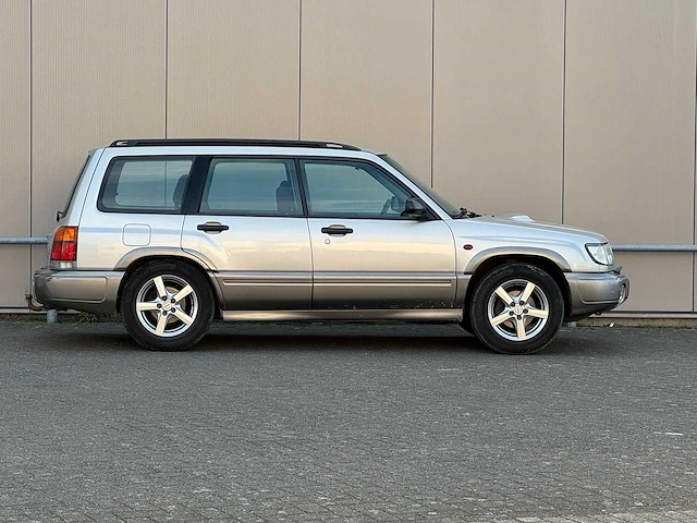 Subaru - forester - 2.0 awd s-turbo bas. - 2000 - 66-fl-hp - afbeelding 9 van  13