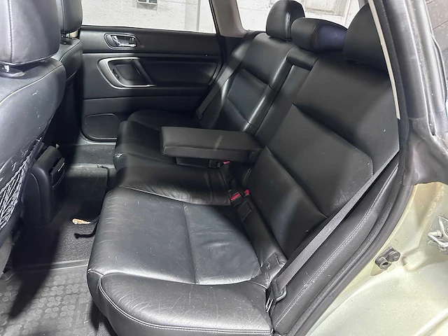 Subaru - legacy - 2.5i - lt papers- 2005 - afbeelding 10 van  23
