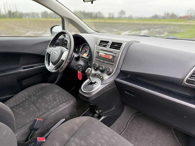 Subaru - trezia - 1.4d luxury - 43-sbj-9 - 2011 - afbeelding 11 van  11
