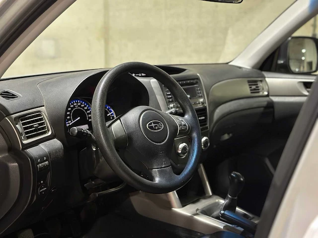 Subaru forester 2.0 x comfort 150pk 2011, 01-nxb-9 - afbeelding 9 van  38
