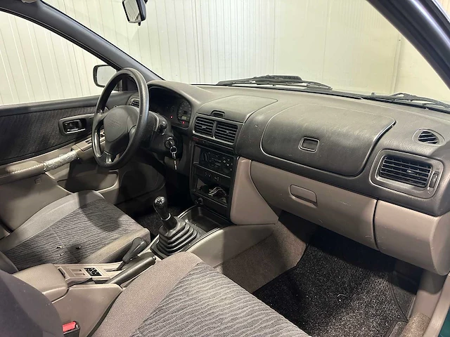 Subaru impreza plus 1.6 gl awd 45-hf-jd - afbeelding 11 van  19