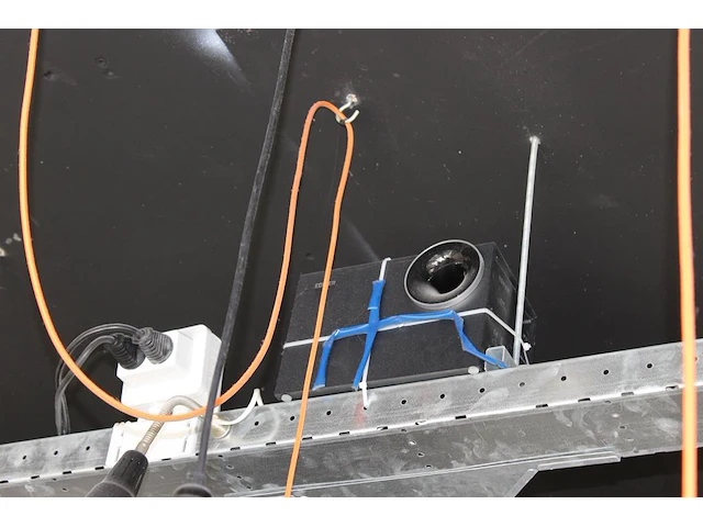 Subwoofer edifier met twee speaker. - afbeelding 2 van  2