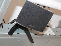 Subwoofer edifier met twee speakers. let op! dienen door uzelf verwijderd te worden op circa 3 m hoogte. - afbeelding 2 van  2