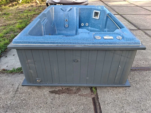Sunbelt 3 persoons jacuzzi en buitenspa - afbeelding 9 van  21