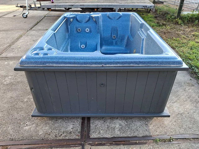 Sunbelt 3 persoons jacuzzi en buitenspa - afbeelding 14 van  21
