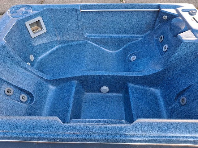 Sunbelt 3 persoons jacuzzi en buitenspa - afbeelding 13 van  21