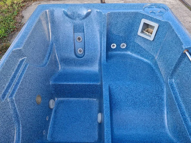 Sunbelt 3 persoons jacuzzi en buitenspa - afbeelding 4 van  21