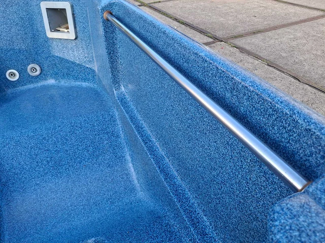 Sunbelt 3 persoons jacuzzi en buitenspa - afbeelding 16 van  21