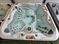 Sunbelt 5 persoons amerikaanse jacuzzi jacuzzi en buitenspa - afbeelding 9 van  16