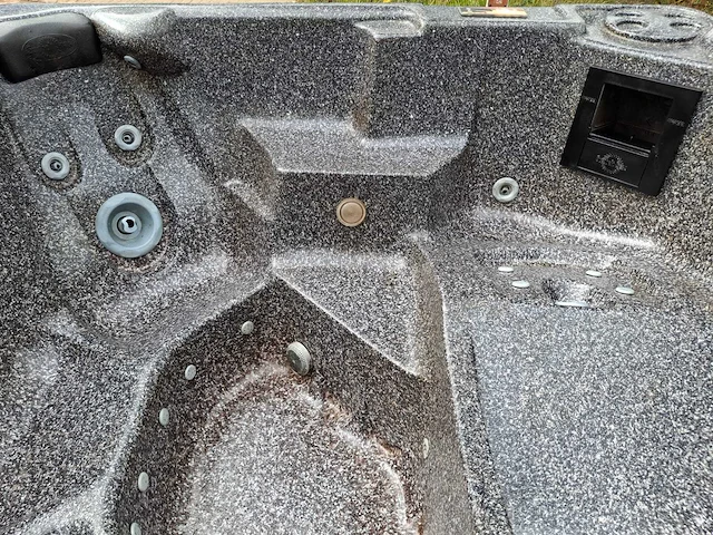 Sunbelt 5 persoons jacuzzi en buitenspa - afbeelding 5 van  29