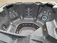 Sunbelt 5 persoons jacuzzi en buitenspa - afbeelding 6 van  29